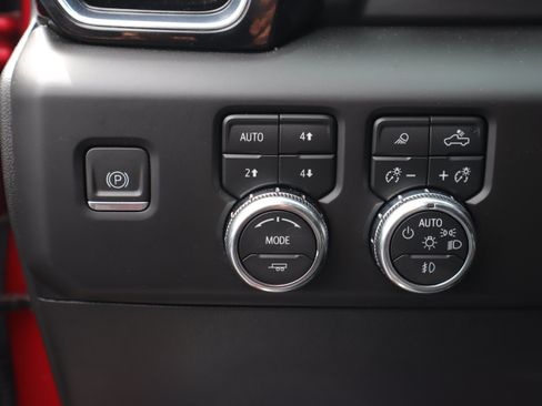 Used 2023 GMC Sierra 1500 Denali w/ Technology Package AWD/4WD image 24