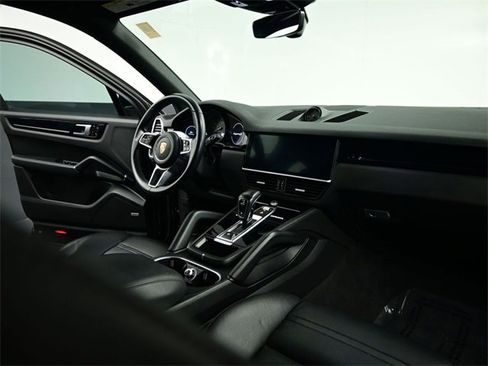 Used 2020 Porsche Cayenne S image 42