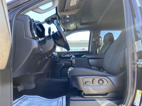 Used 2022 Chevrolet Silverado 1500 LT w/ Safety Package image 17