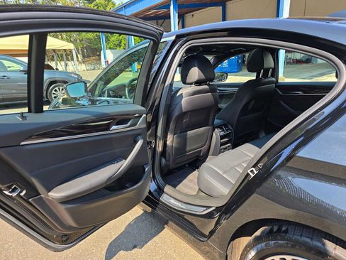 Used 2018 BMW 530i xDrive AWD/4WD image 15