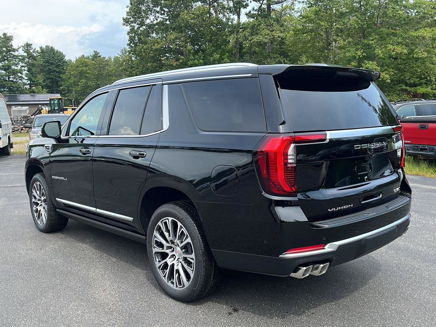 New 2026 GMC Yukon Denali w/ Denali Reserve Package AWD/4WD image 3