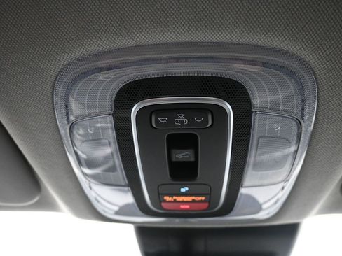 Certified 2023 Hyundai Elantra Limited w/ Preferred Accessory Package image 17