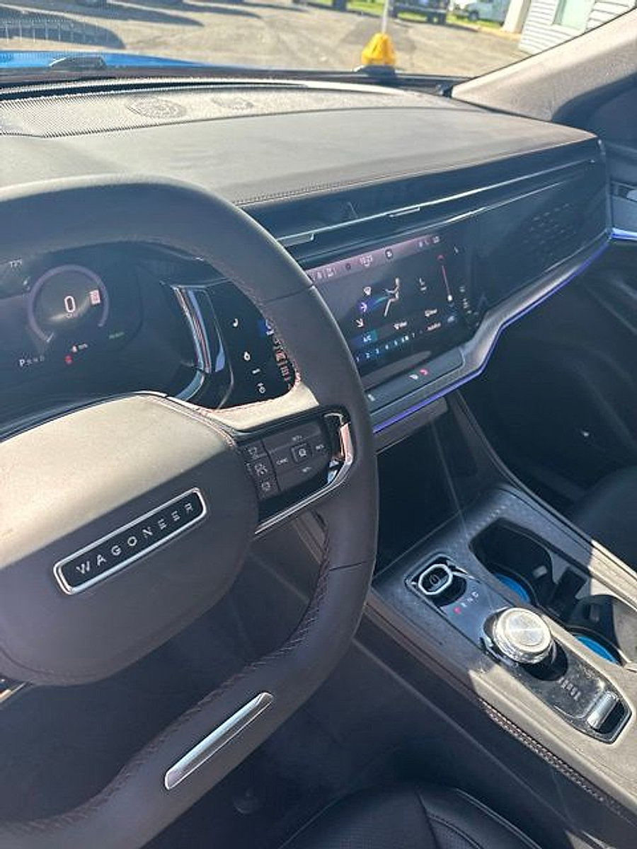 Used 2025 Jeep Wagoneer S Limited AWD/4WD image 39