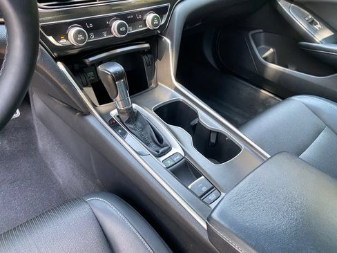 Used 2018 Honda Accord Sport image 13