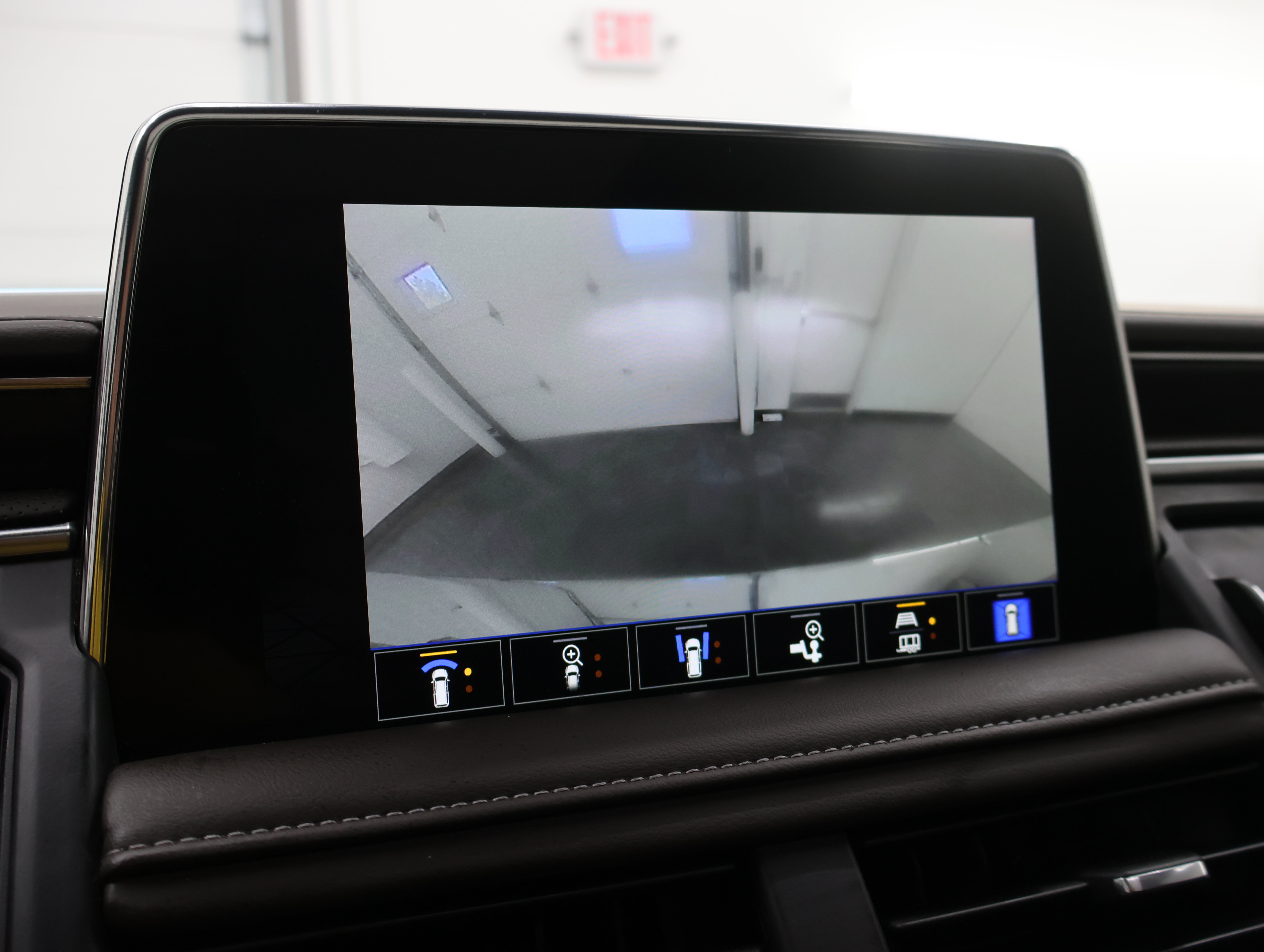 Used 2023 GMC Yukon SLT AWD/4WD image 20