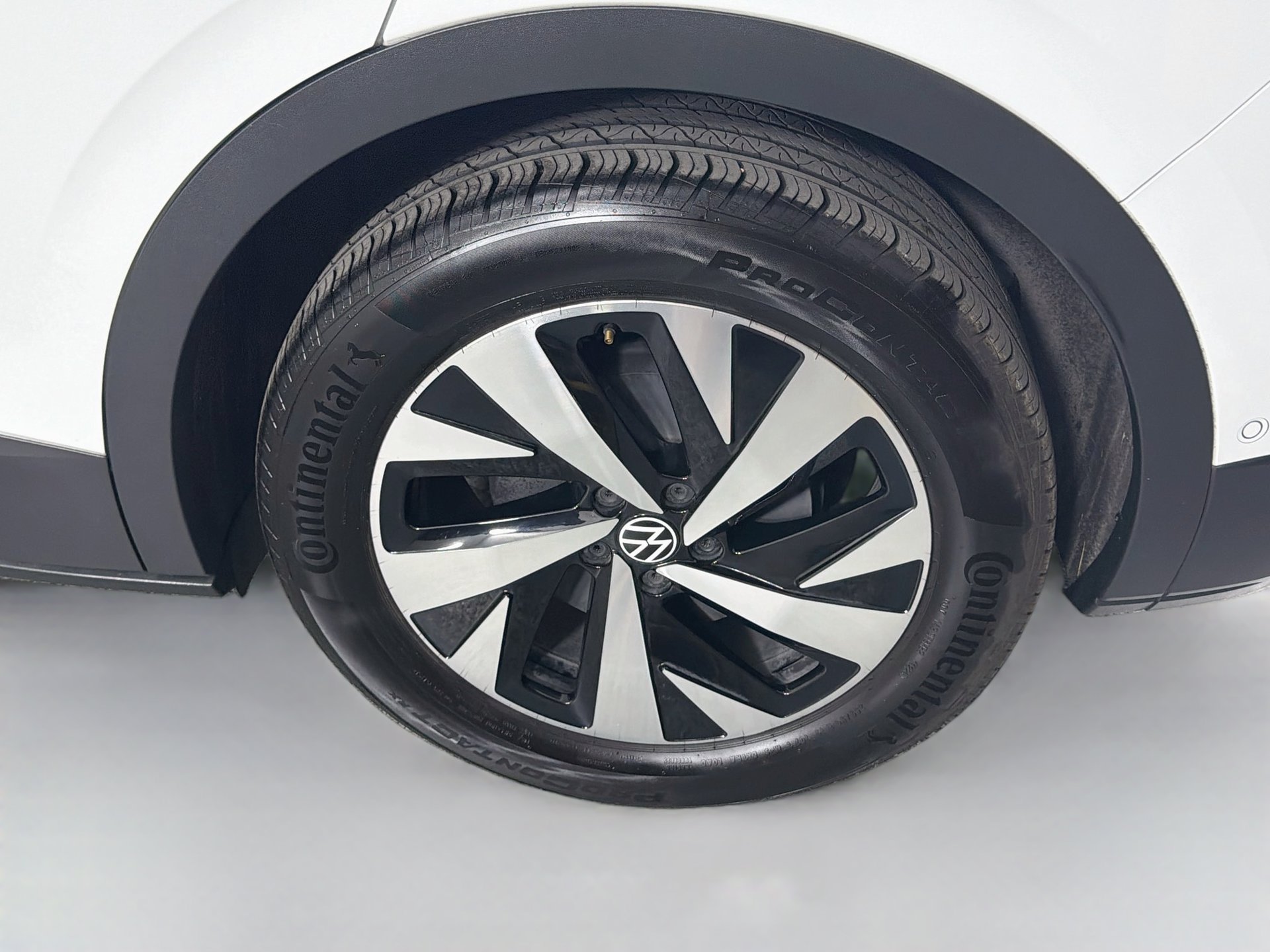 Certified 2025 Volkswagen ID.4 Pro RWD image 29