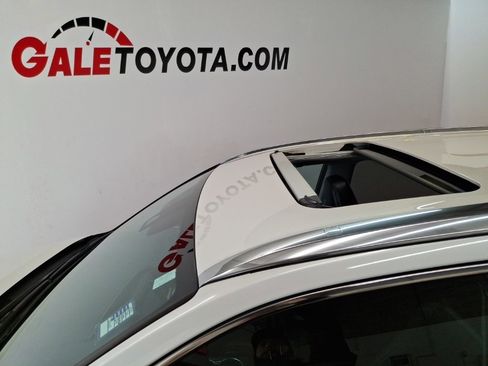 Used 2019 Toyota Highlander XLE image 6