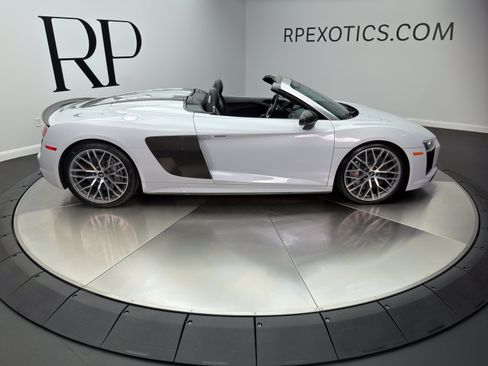 Used 2018 Audi R8 V10 plus AWD/4WD image 10