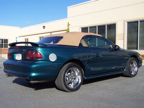 Used 1998 Ford Mustang GT image 2