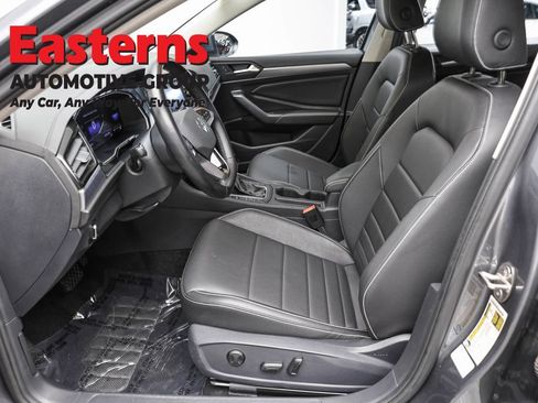 Used 2024 Volkswagen Jetta SE FWD image 14