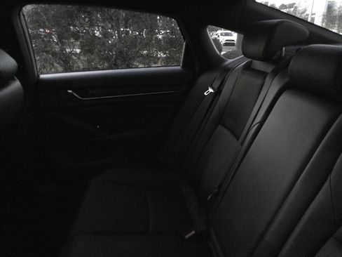 Used 2018 Honda Accord Sport image 29