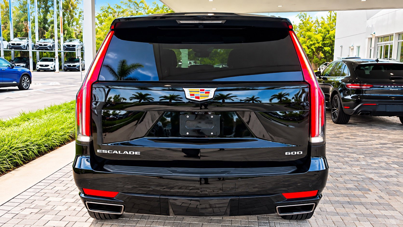 Used 2023 Cadillac Escalade ESV Sport RWD image 4