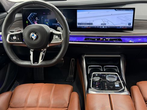 Used 2025 BMW 760i xDrive w/ Executive Package AWD/4WD image 27