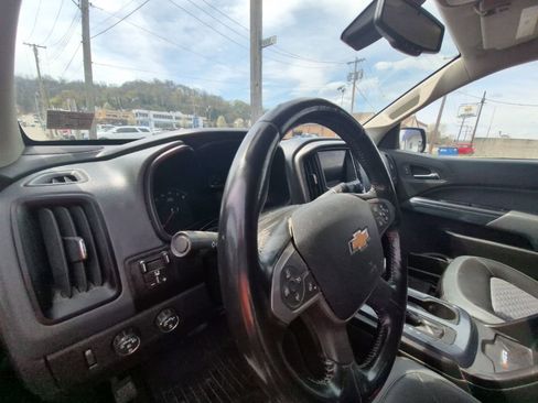 Used 2020 Chevrolet Colorado Z71 w/ Z71 Midnight Edition image 11