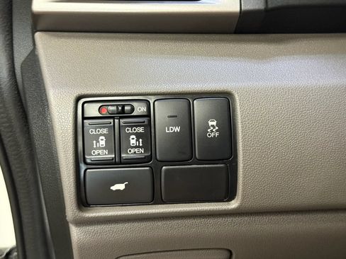 Used 2016 Honda Odyssey EX-L image 18