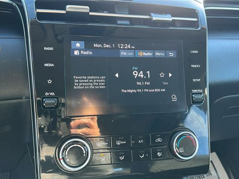 Used 2023 Hyundai Tucson SE image 13