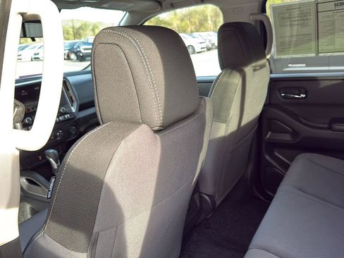 Used 2025 Nissan Frontier SV AWD/4WD image 26