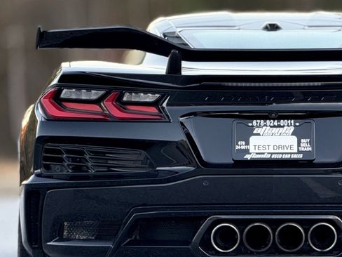 Used 2023 Chevrolet Corvette Z06 w/ Z07 Performance Package image 15