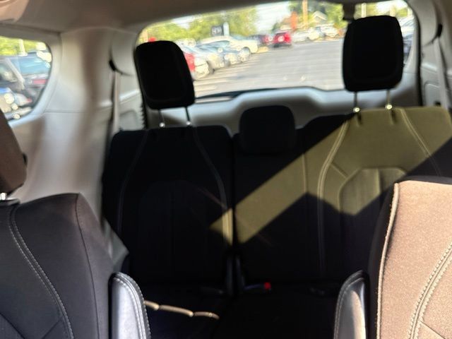 Used 2023 Chrysler Voyager LX FWD image 25