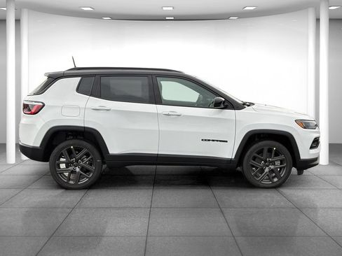 New 2026 Jeep Compass Limited AWD/4WD image 8
