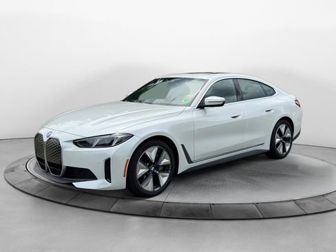Used 2025 BMW i4 xDrive40i w/ Premium Package AWD/4WD image 3