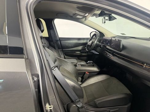 Used 2024 Nissan Ariya FWD image 32