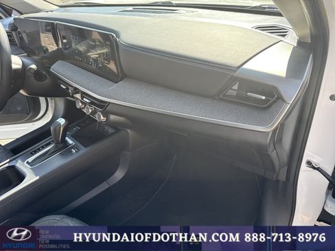 Used 2025 Nissan Kicks SV w/ SV Premium Package FWD image 16