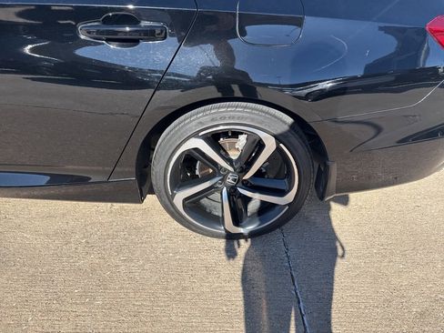 Used 2022 Honda Accord Sport image 11