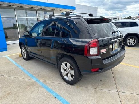 Used 2016 Jeep Compass Latitude w/ Sun/Sound Group AWD/4WD image 5