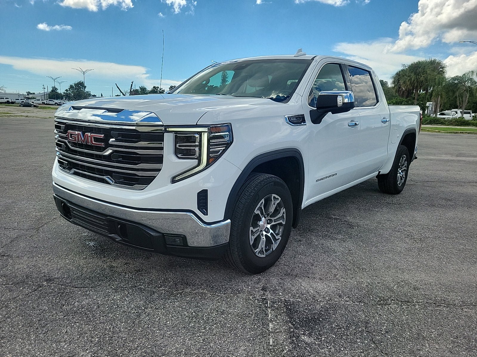 Certified 2025 GMC Sierra 1500 SLT RWD image 2