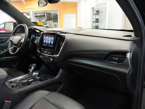 Used 2023 Chevrolet Traverse LT AWD/4WD image 37