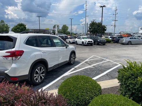 Used 2023 Subaru Forester Limited AWD/4WD image 4