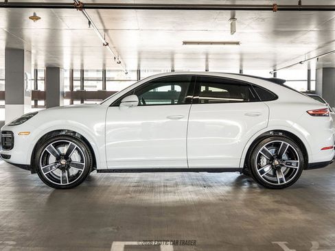 Used 2023 Porsche Cayenne Turbo AWD/4WD image 3