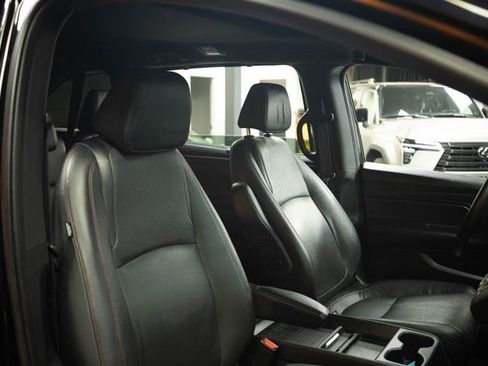 Used 2023 Honda Odyssey Sport image 13