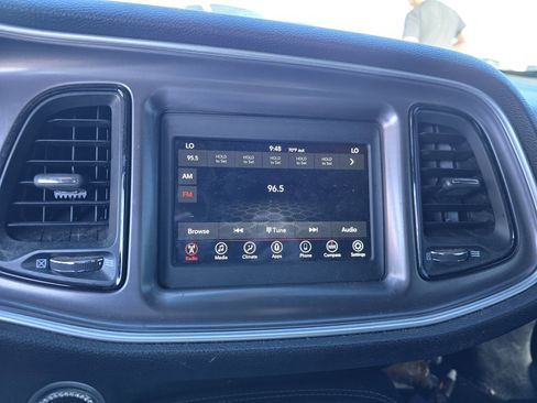 Used 2020 Dodge Challenger SXT image 9