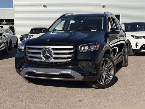 Used 2024 Mercedes-Benz GLS 450 4MATIC image 3
