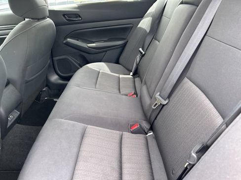 Used 2025 Nissan Altima 2.5 SV FWD image 35