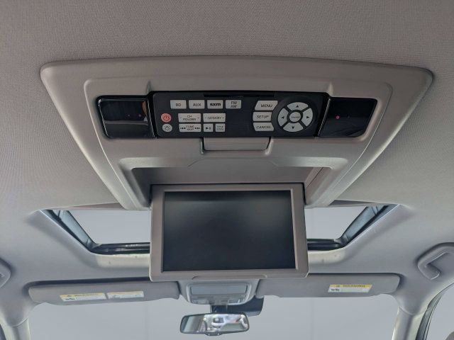 Used 2017 Honda Pilot Touring image 16