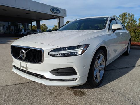 Used 2018 Volvo S90 T5 Momentum w/ Convenience Package image 8