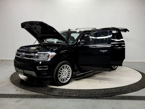 Used 2024 Ford Expedition Max Limited image 11