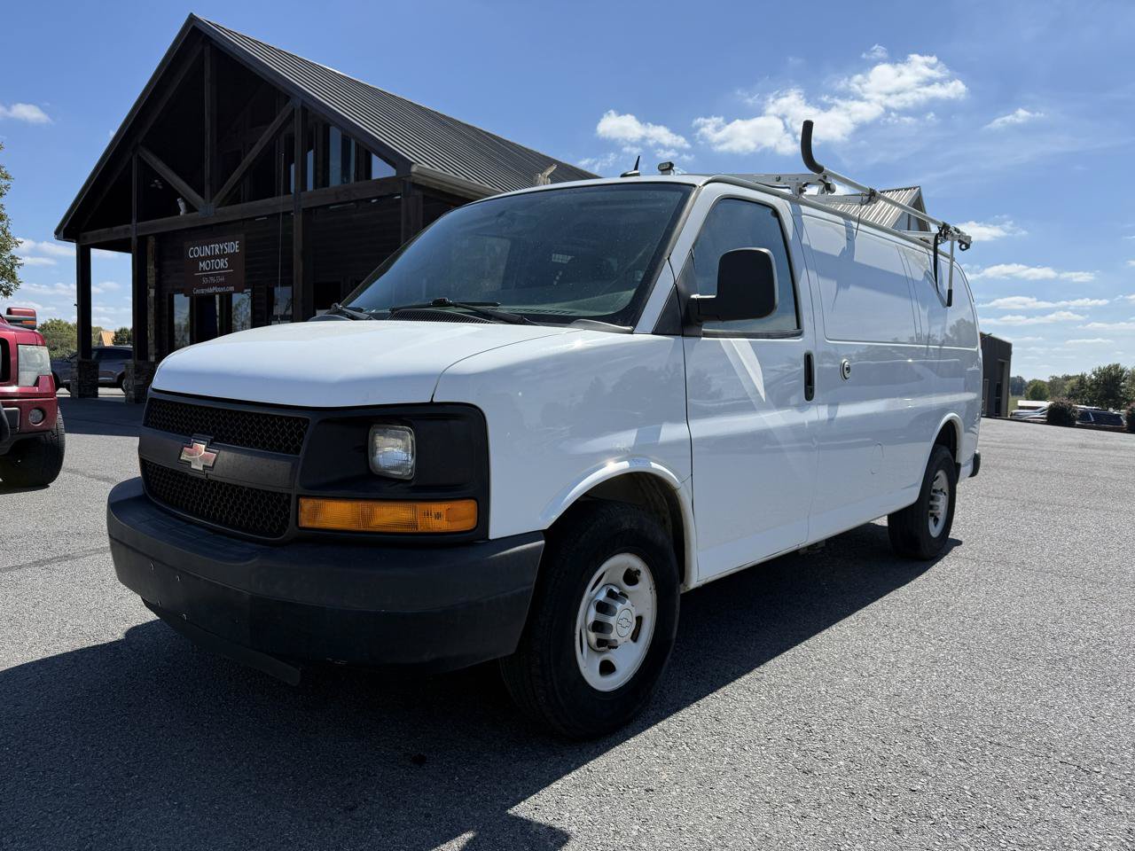 Used 2015 Chevrolet Express 2500 RWD image 2