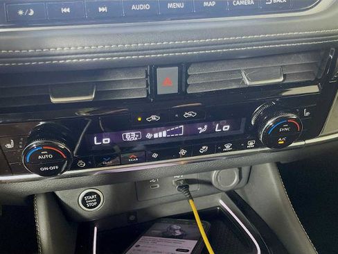 Certified 2023 Nissan Rogue Platinum w/ Platinum Premium Package image 14