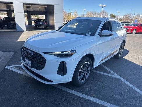 Used 2025 Audi Q5 2.0T Premium w/ Convenience Package image 1