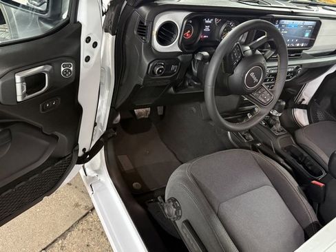 Used 2024 Jeep Wrangler Sport S image 7