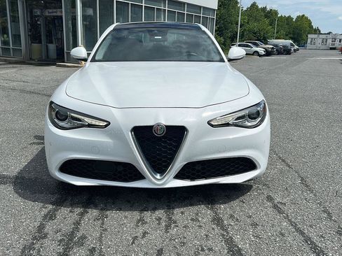 Used 2020 Alfa Romeo Giulia Ti w/ Active Blind Spot Package RWD image 8