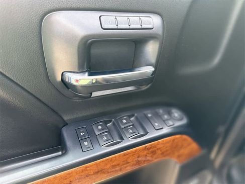 Used 2017 Chevrolet Silverado 1500 High Country image 22