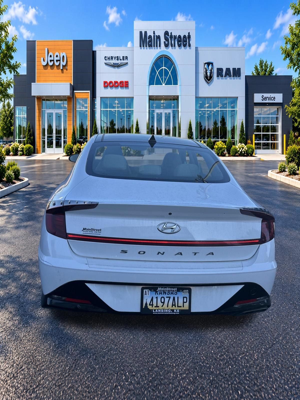 Used 2023 Hyundai Sonata SEL w/ Convenience Package FWD image 3