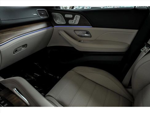 New 2026 Mercedes-Benz GLS 580 4MATIC image 20