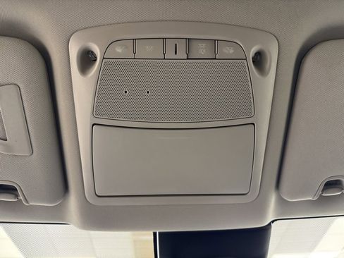 Used 2020 Nissan Rogue SV image 40