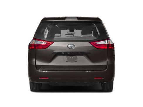 Certified 2018 Toyota Sienna LE w/ Carpet Mat Package FWD image 5
